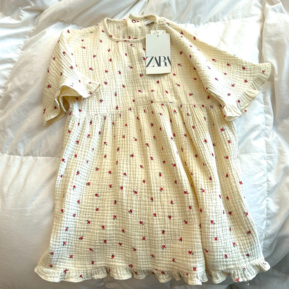 ZARA - Girl’s dress size 4-5 YEARS